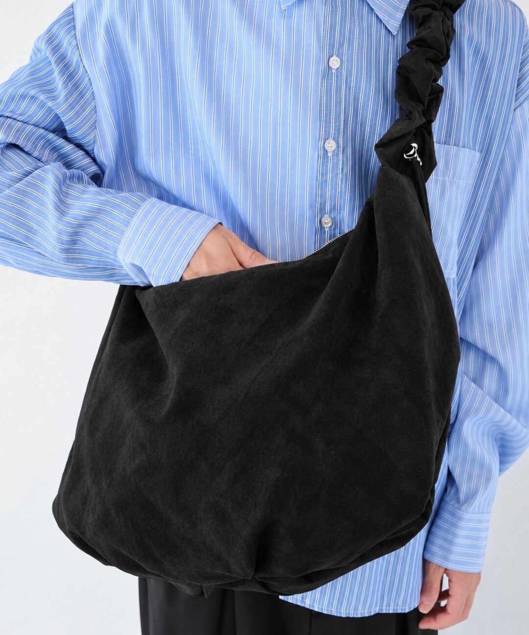 STUDIOUS ORIGINAL “3WAY ROUND SUEDE SHOULDER BAG”がweb限定発売 (ステュディオス オリジナル)