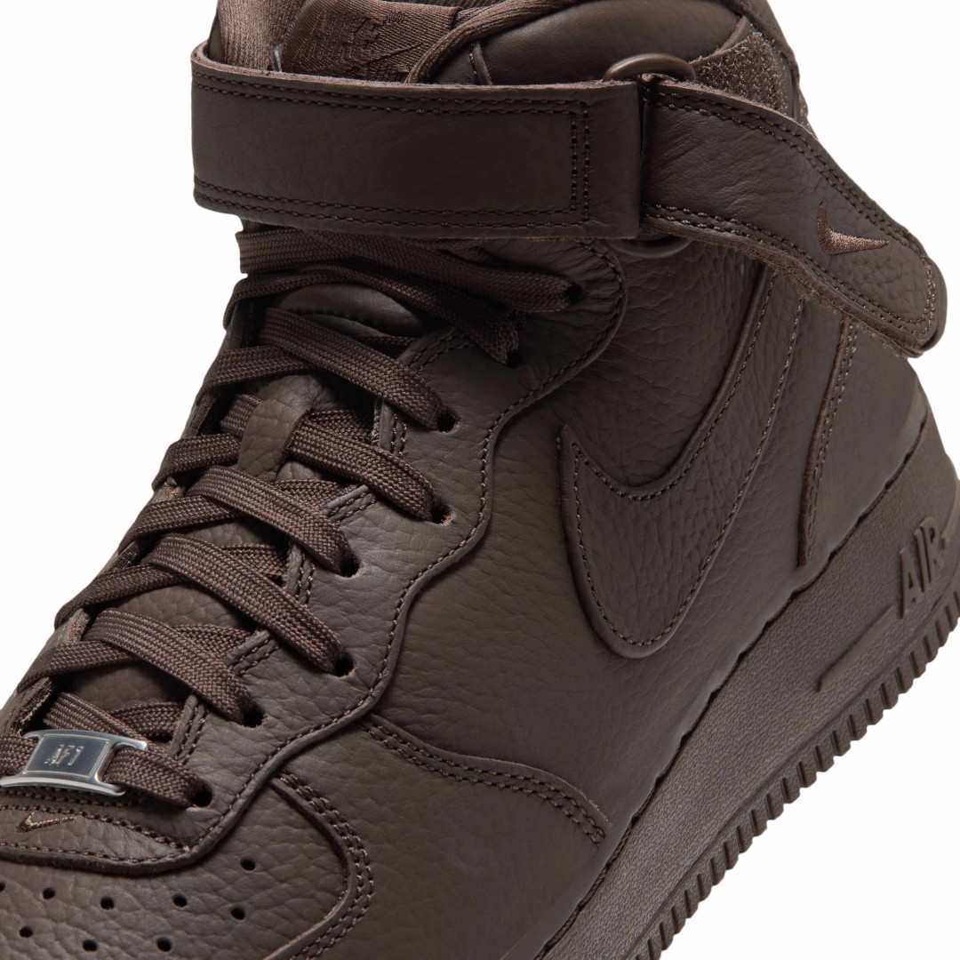 【2026年 10/26 発売】NIKE AIR FORCE 1 07 MID “Baroque Brown” (ナイキ エア フォース ミッド “バロックブラウン”) [IQ0189-200]