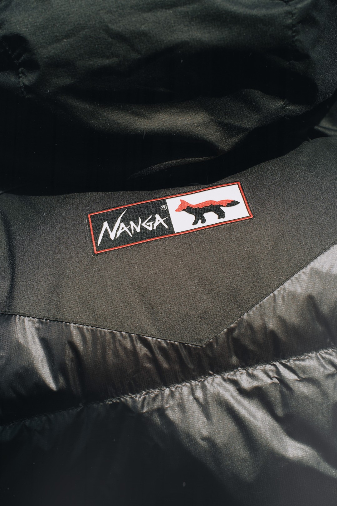 NANGA × MAISON KITSUNÉとの山と都市をつなぐコラボレーションコレクションが2026年 10/27 発表 (ナンガ メゾン キツネ)