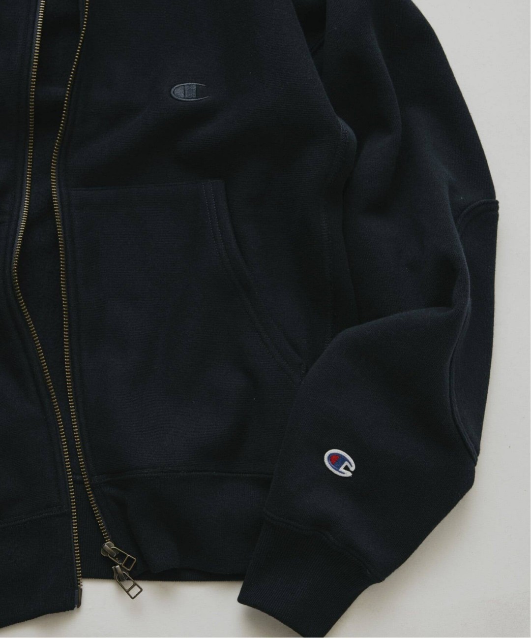 Champion × JOURNAL STANDARD relume 2026 FW 別注 “RW エルボーパッチ ジップパーカー”が11月下旬 発売 (チャンピオン ジャーナルスタンダード)