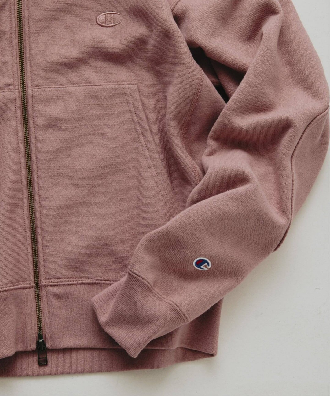 Champion × JOURNAL STANDARD relume 2026 FW 別注 “RW エルボーパッチ ジップパーカー”が11月下旬 発売 (チャンピオン ジャーナルスタンダード)