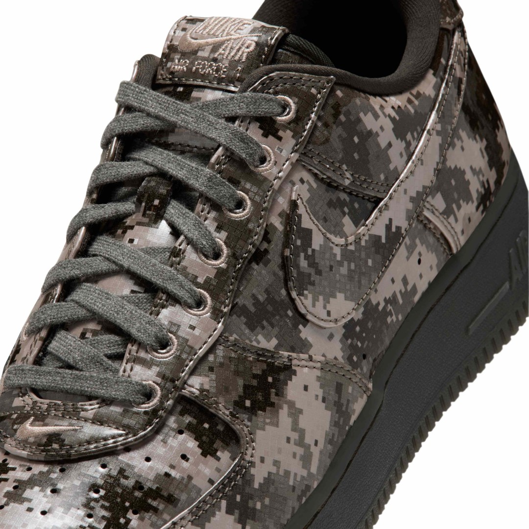 【2026年 10/21 発売】NIKE AIR FORCE 1 RETRO LOW “Camo/Fossil/Rough Green” (ナイキ エア フォース 1 レトロ ロー “カモ/フォッシル/ラフグリーン”) [IV4885-900/IV4885-901]