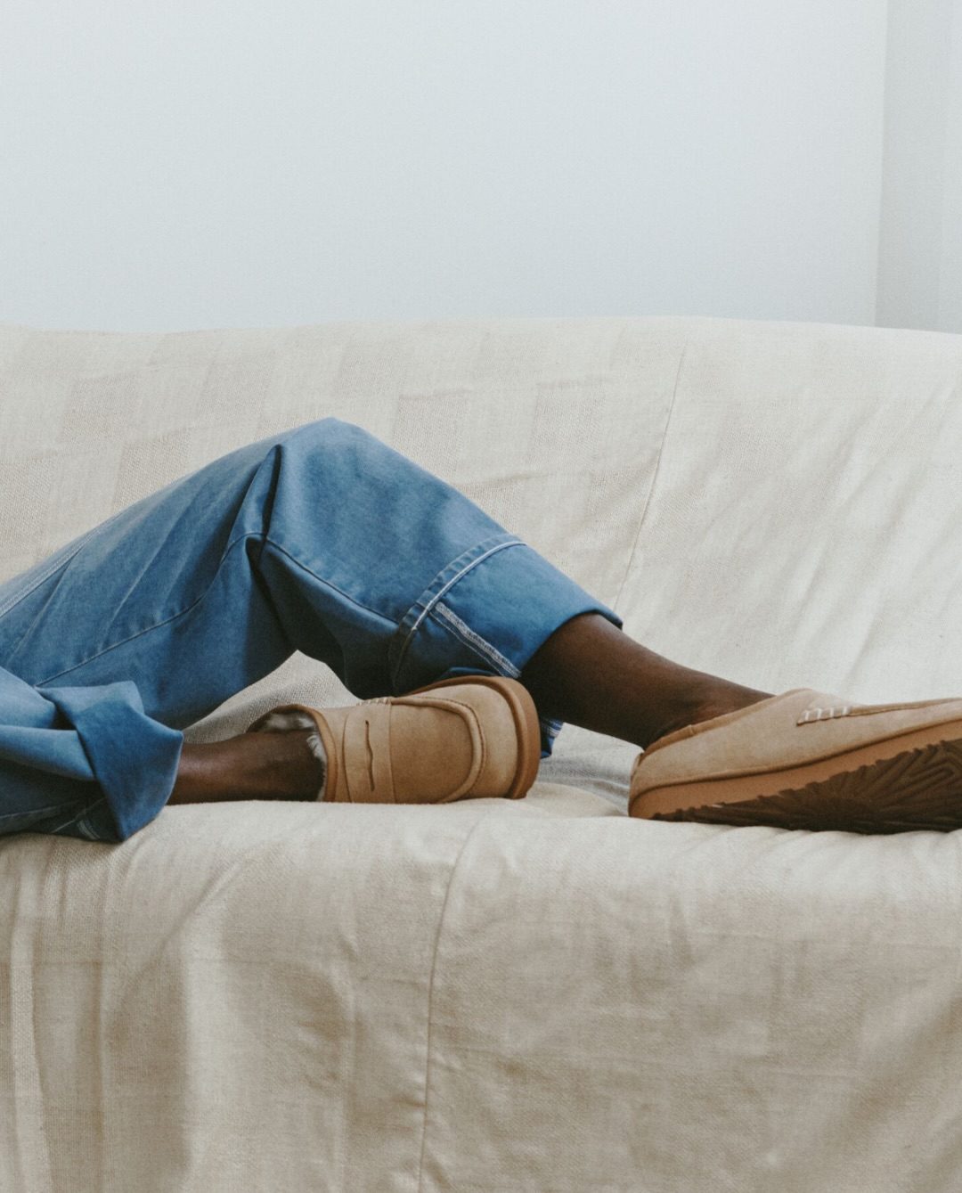 UGG × J.W. ANDERSON コラボ2型が2026年 10/15 発売 (アグ J.W.アンダーソン)