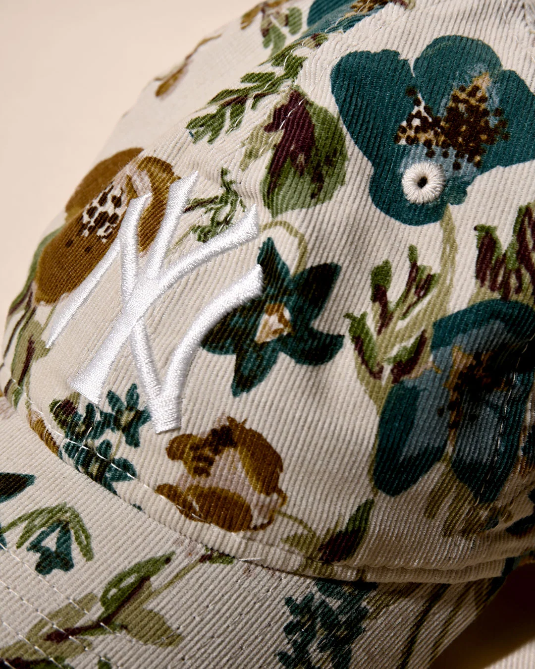 花々の彩りや植物の繊細な表情を落とし込んだ HOMEGAME CUSTOM NEW ERA 59FIFTY “THE BOTANICAL PARK” (ホームゲーム カスタム ニューエラ)