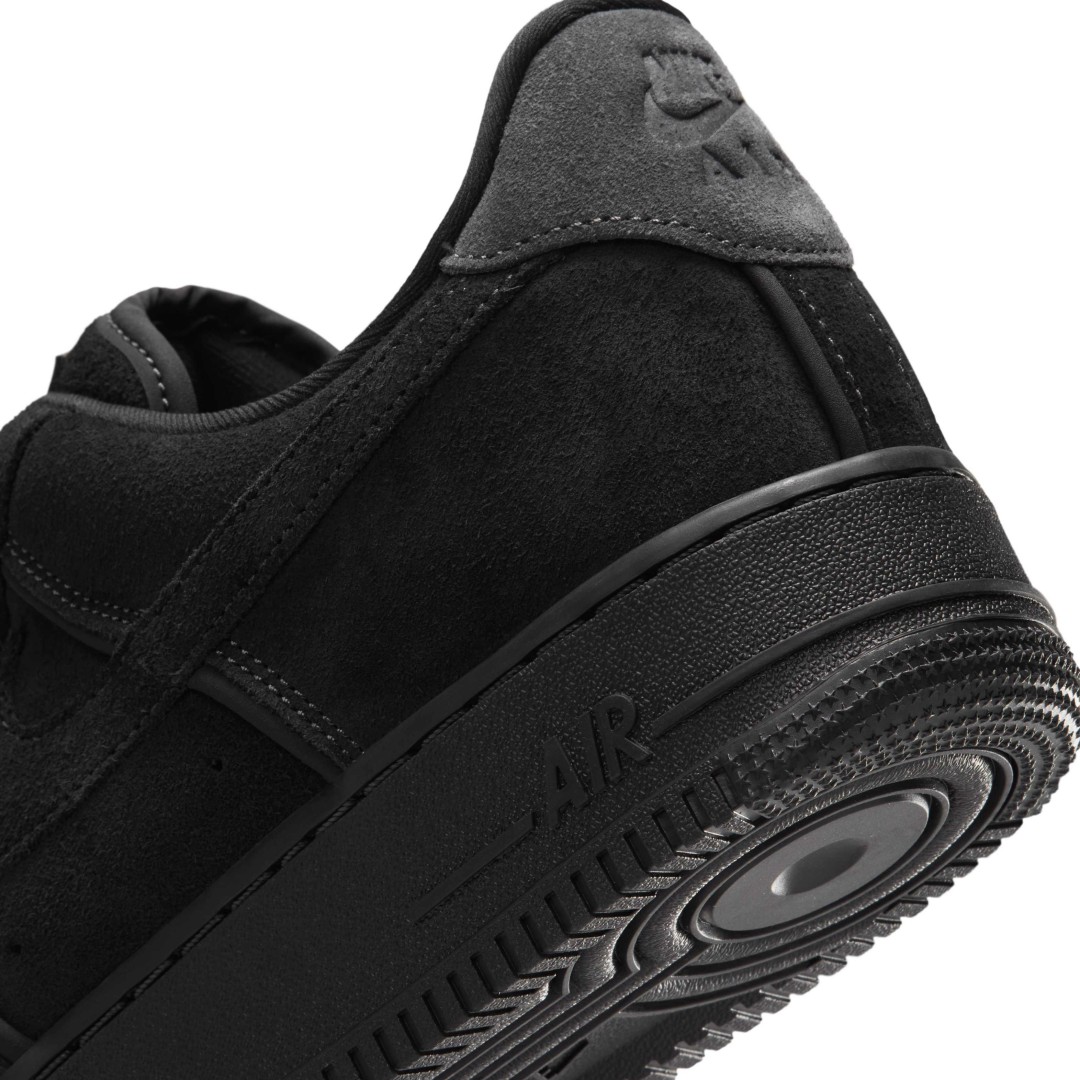 【2026年 10/26 発売】NIKE AIR FORCE 1 07 LOW “Black Suede/Anthracite” (ナイキ エア フォース ロー “ブラックスエード/アンスラサイト”) [IV3472-002]